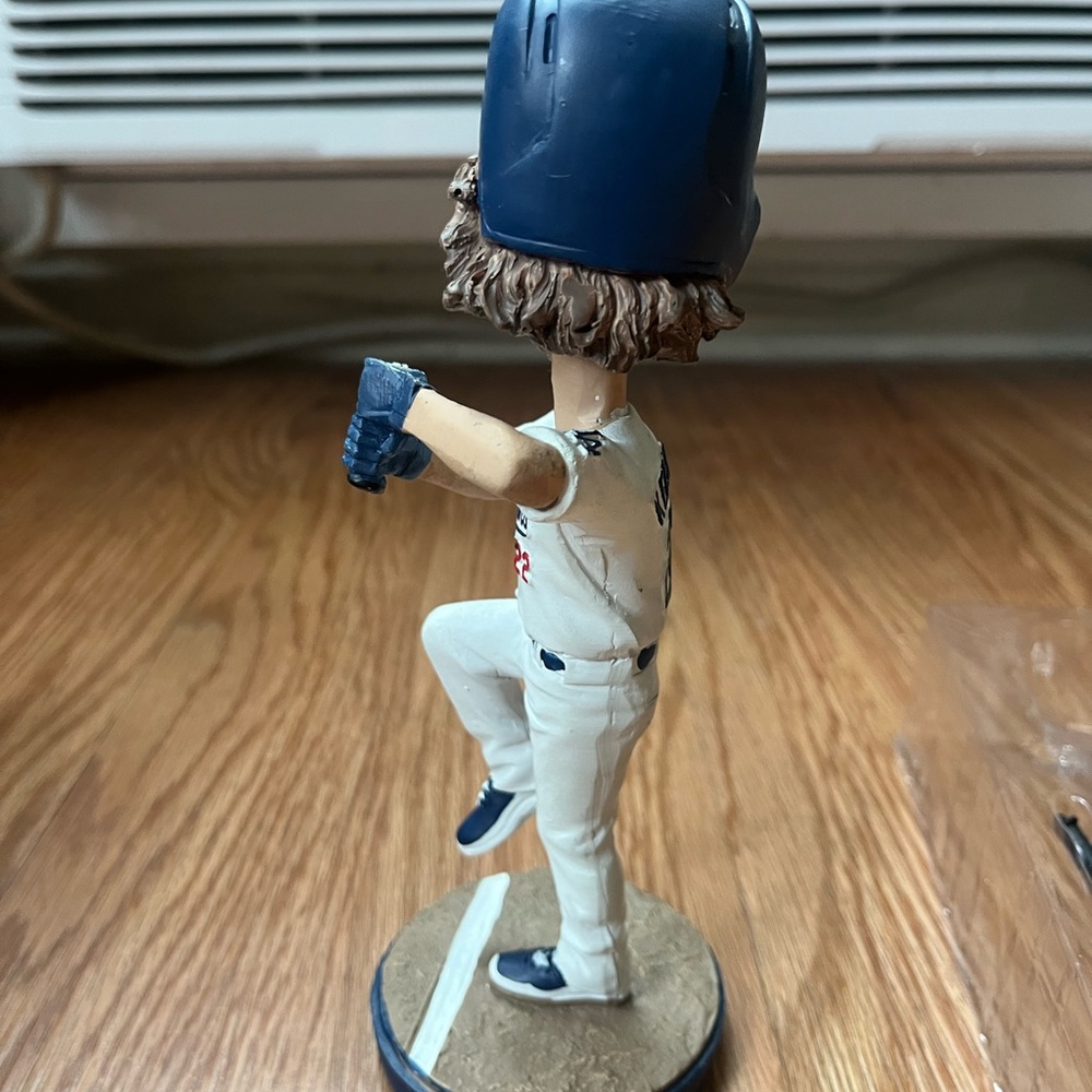 Bobble head - Picture 11 of 14